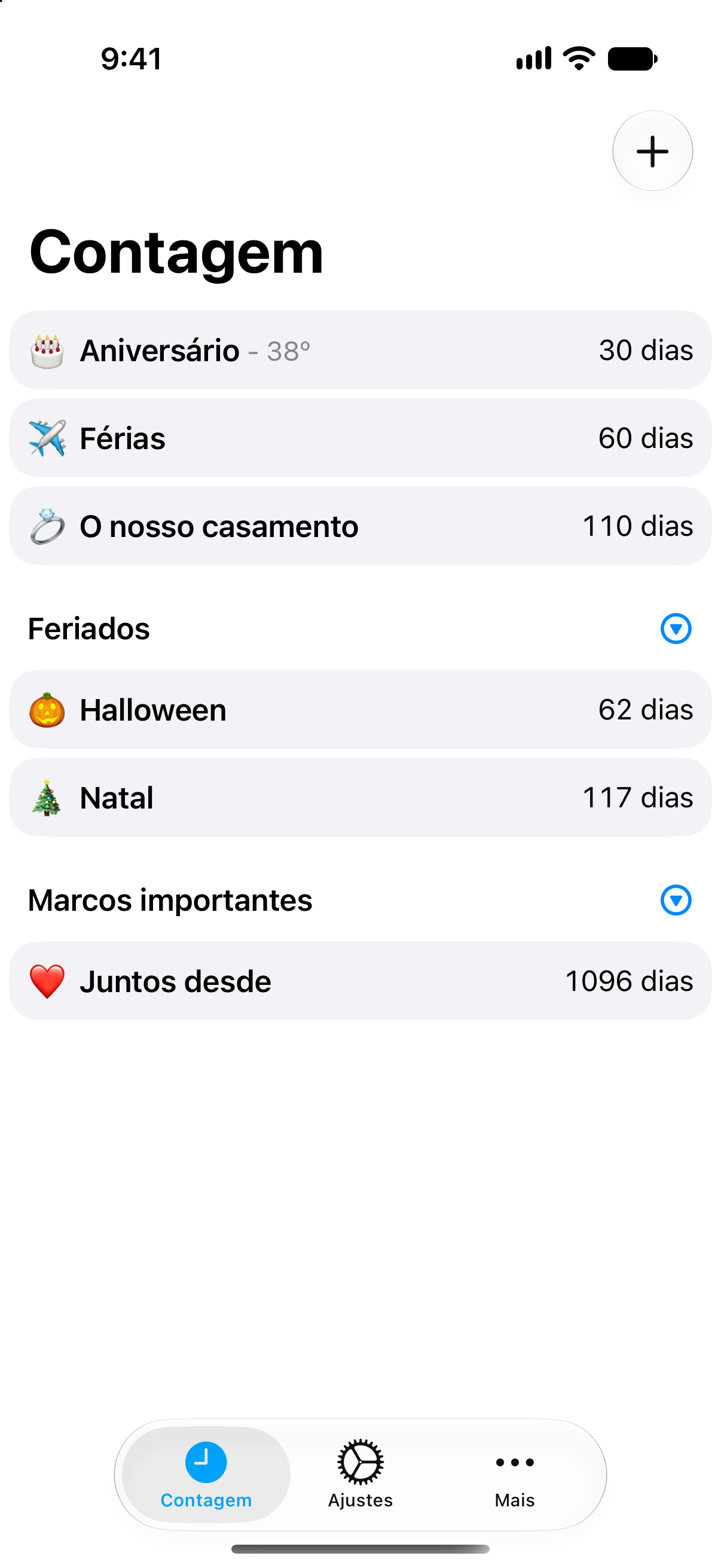 Lista compacta de contagens decrescentes na aplicação Contagem com vários eventos visíveis de relance.